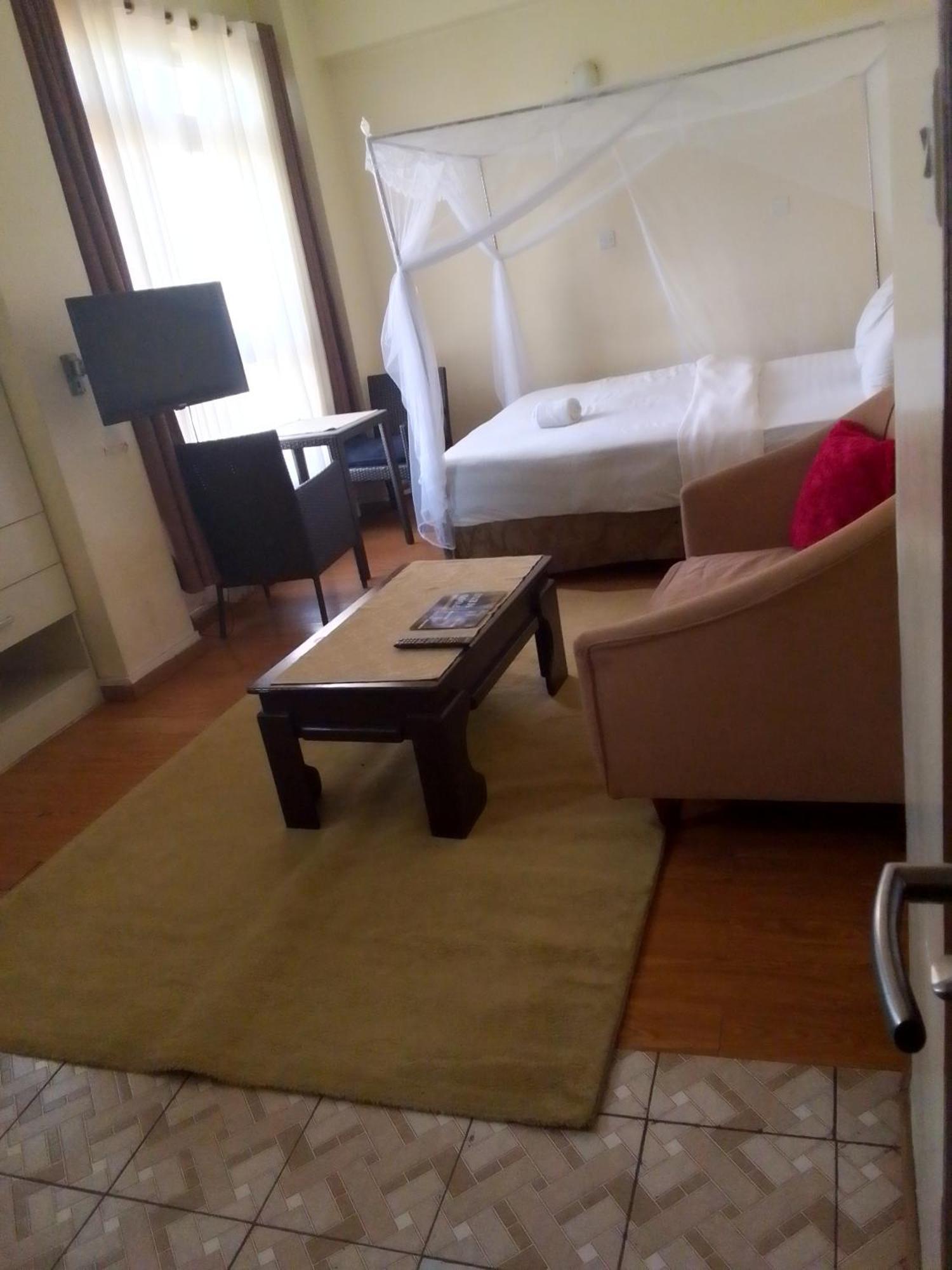 Eddy Suites, Emeli Hotel Nairobi Bagian luar foto