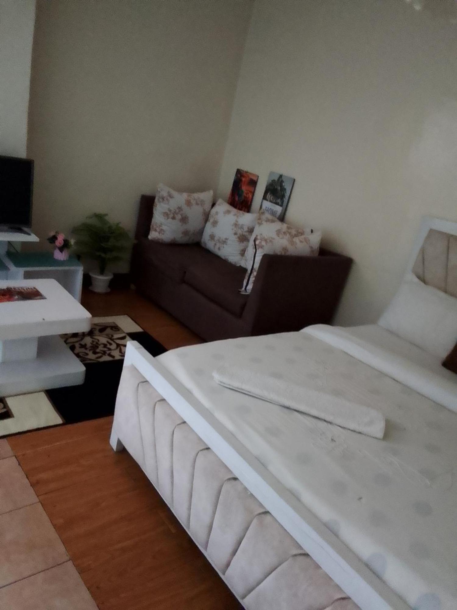 Eddy Suites, Emeli Hotel Nairobi Bagian luar foto
