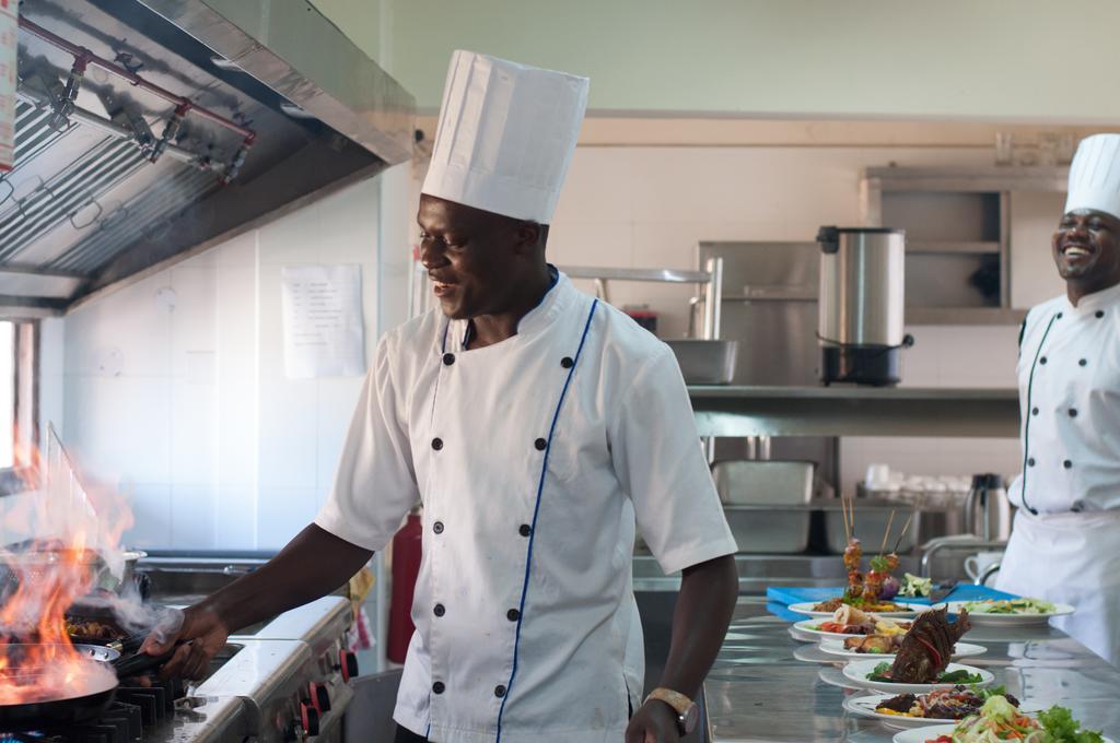 Eddy Suites, Emeli Hotel Nairobi Bagian luar foto