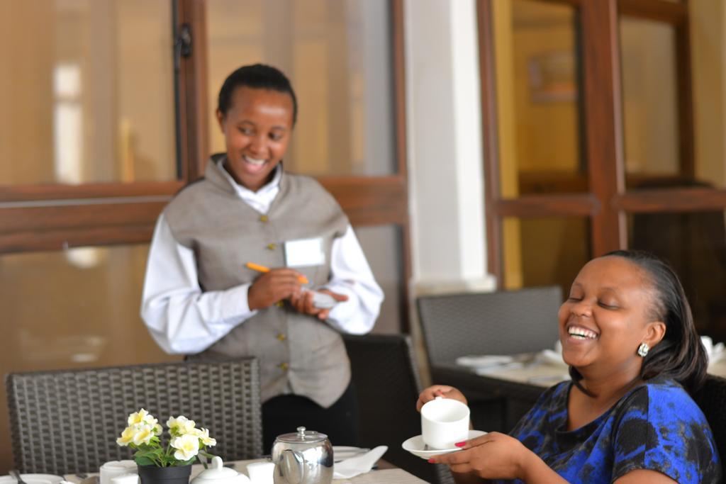 Eddy Suites, Emeli Hotel Nairobi Bagian luar foto