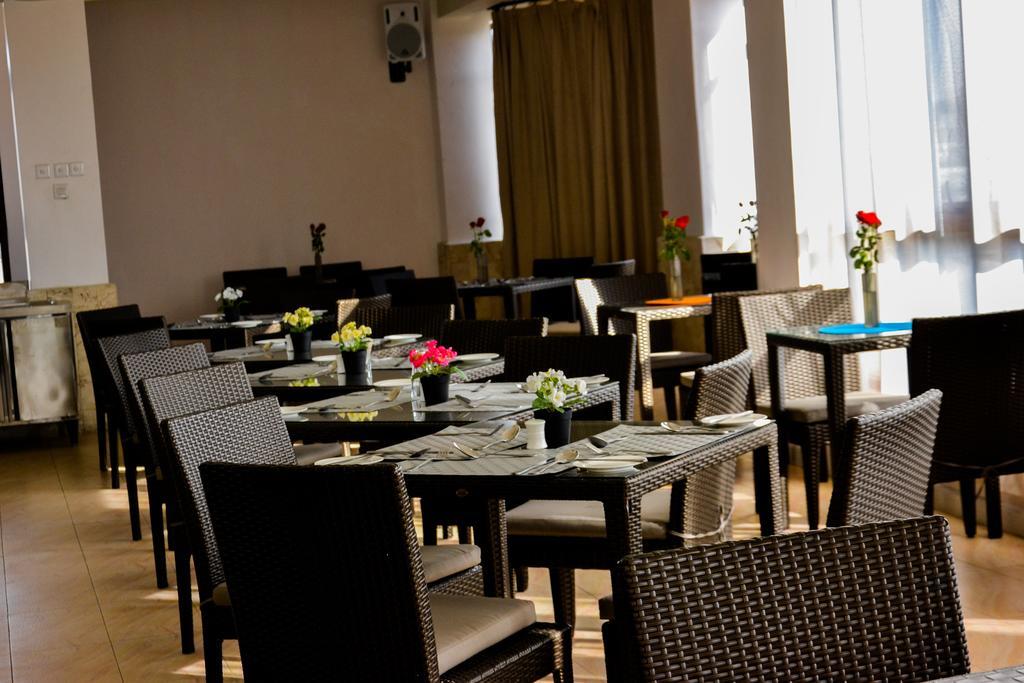 Eddy Suites, Emeli Hotel Nairobi Bagian luar foto