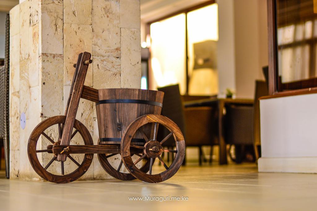 Eddy Suites, Emeli Hotel Nairobi Bagian luar foto